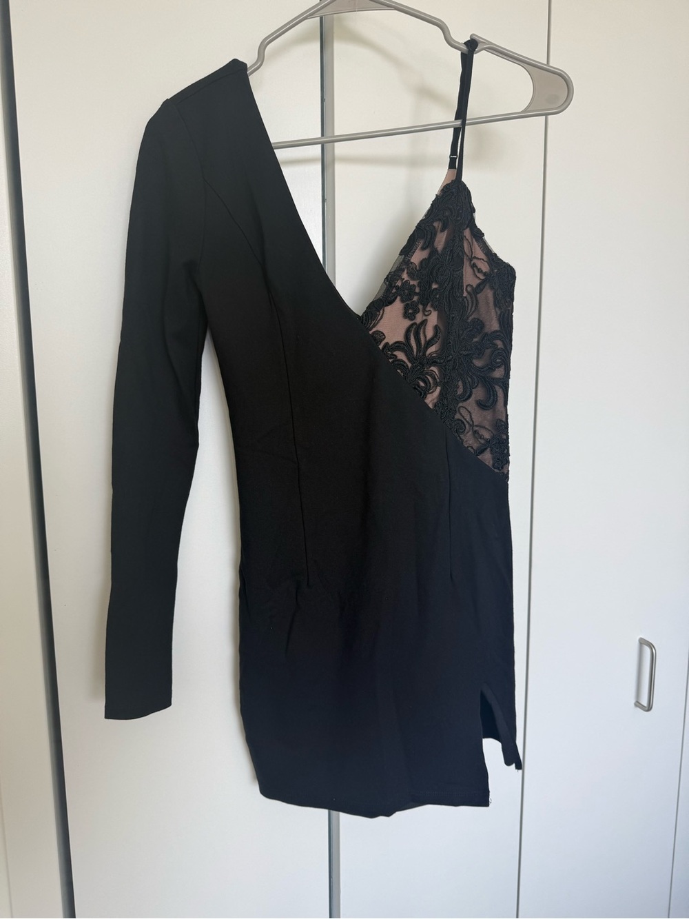 Black Asymmetrical One-Shoulder Lace-Panel Mini Dress